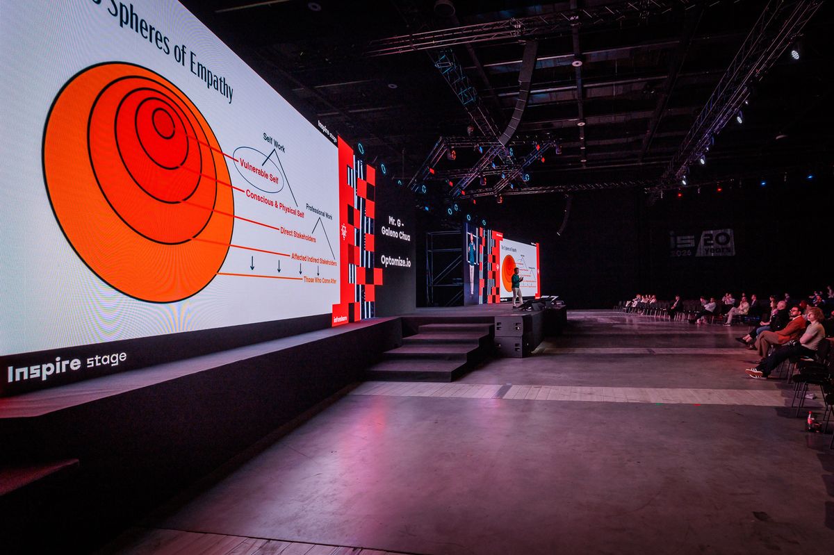 Galeno Chua speaking on the main stage at Infoshare